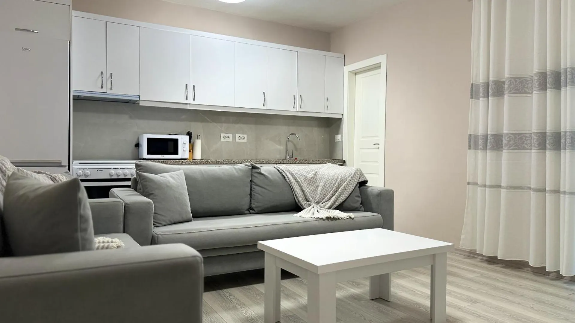 Amazing Getaway In Tirana Apartman Albánia